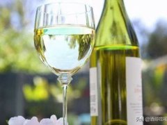 白葡萄酒怎么喝(白葡萄酒最适宜的正确喝法？)